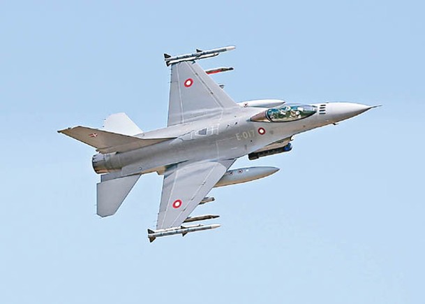 美允助烏發展空軍  訓練駕駛F16