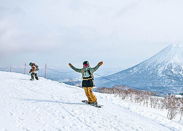 北海道雪地吸引遊客前往。