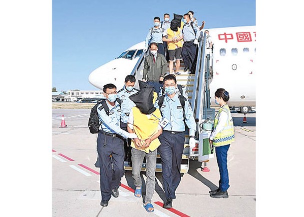 疑犯被押解回內蒙古。