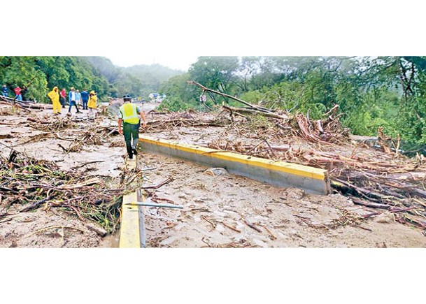 颶風在格雷羅州造成嚴重破壞。