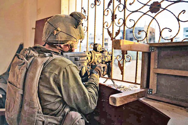 以色列士兵在加薩地帶北部地區作戰。