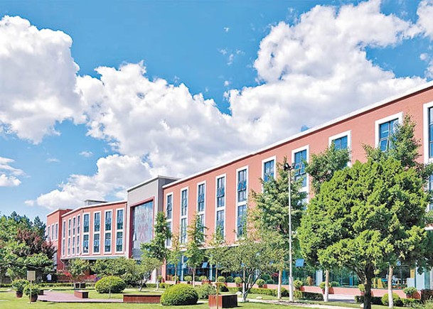 德威英國國際學校在北京設有分校。