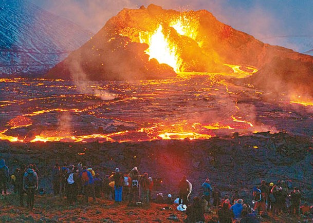 當地估計未來數天可能發生火山爆發。