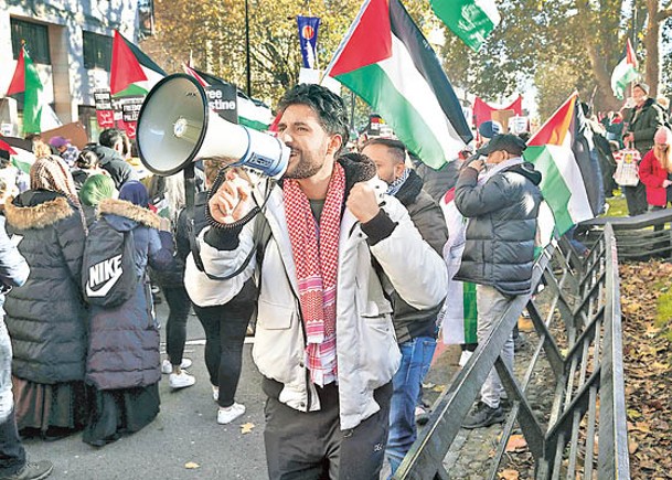 倫敦示威者要求加薩地帶停火。