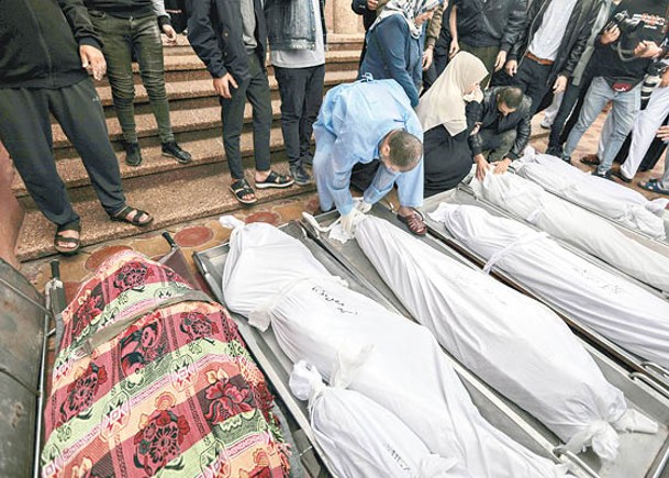 加薩大批平民死亡。（Getty Images圖片）