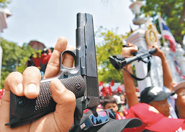 泰國停止發放持槍許可證。