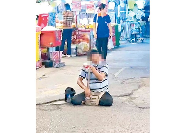 泰國街頭近日湧現來自中國的乞丐。