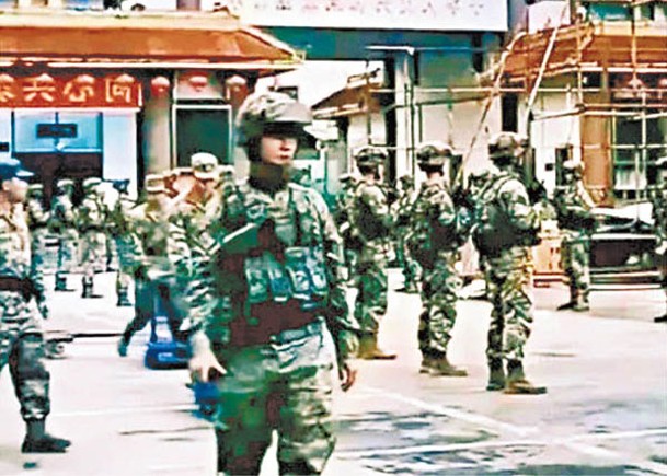 傳解放軍駐紮在中緬邊境關口。