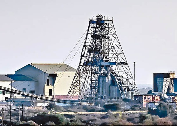 南非白金礦場升降梯墜落11死