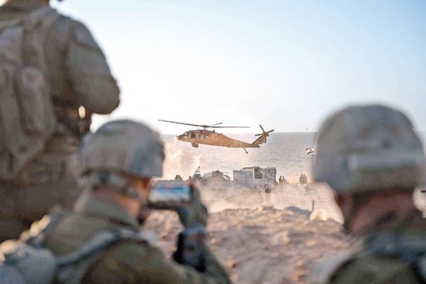 以色列國防軍直升機支援加薩地帶作戰行動。