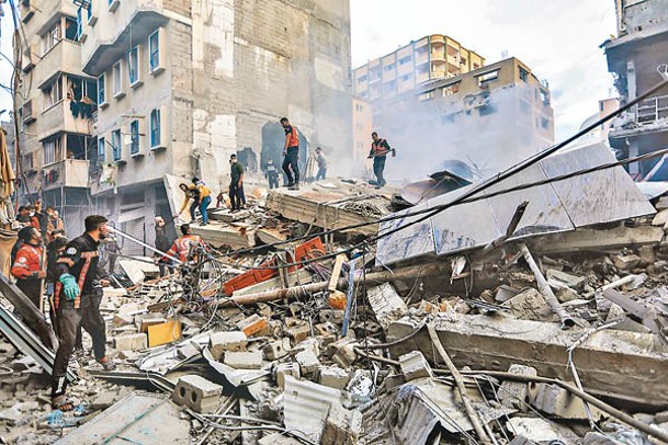 汗尤尼斯遭到以色列空襲破壞。（Getty Images圖片）
