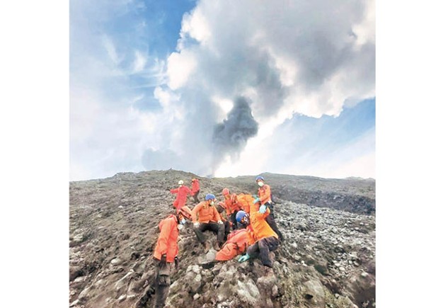 印尼馬拉皮火山噴發  罹難者增至22人