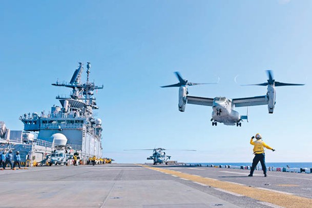 美國海軍陸戰隊魚鷹運輸機部署在兩棲攻擊艦巴丹號。