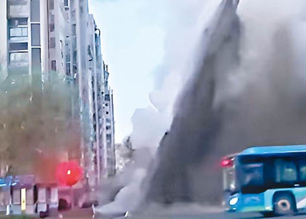 連雲港早前發生地下管道炸裂事故。