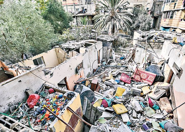 以色列持續空襲汗尤尼斯。（Getty Images圖片）