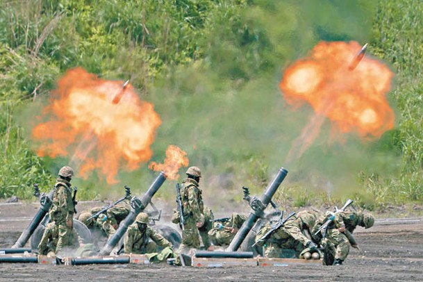 日本陸上自衞隊本年舉行實彈演習。（Getty Images圖片）