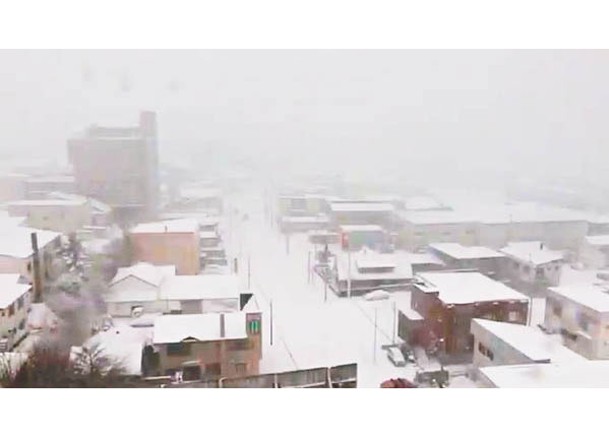 北海道紋別市出現暴風雪。
