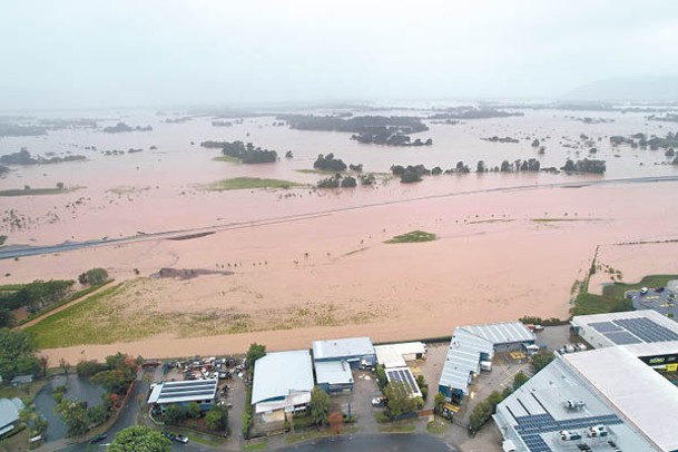 開恩茲災情嚴重，廣泛地區水浸。