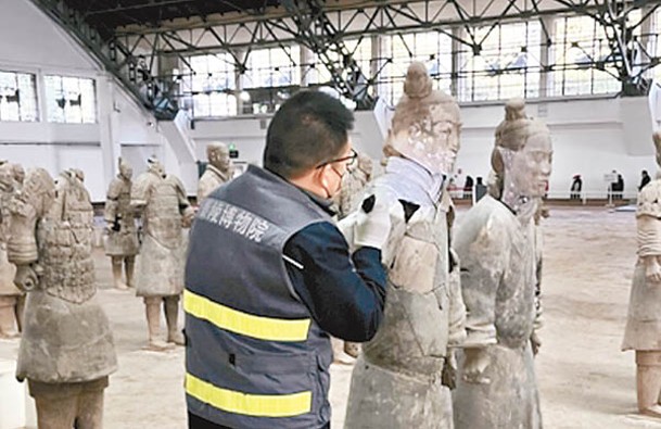 陝西省秦陵博物院震後對院內文物進行檢查。