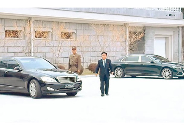 北韓高級幹部均乘坐豪華平治房車。