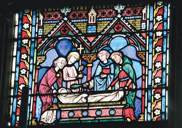 彩色玻璃窗是巴黎聖母院特色之一。（Getty Images圖片）