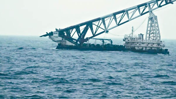 中國大陸平台船進入台灣附近海域。（中時電子報圖片）