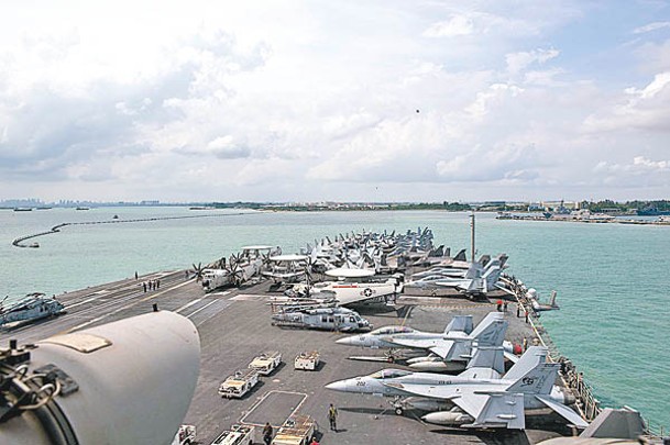 美國航空母艦卡爾文森號此前停靠新加坡。