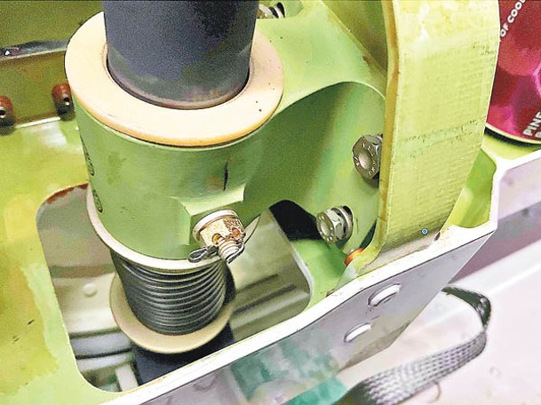 波音公司宣稱門塞螺栓鬆動是品質控制問題。