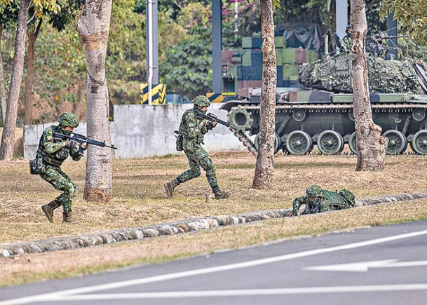 台灣士兵加強訓練備戰。（Getty Images圖片）