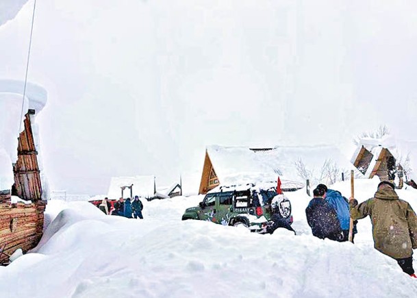 新疆雪崩困遊客  景區食宿免費