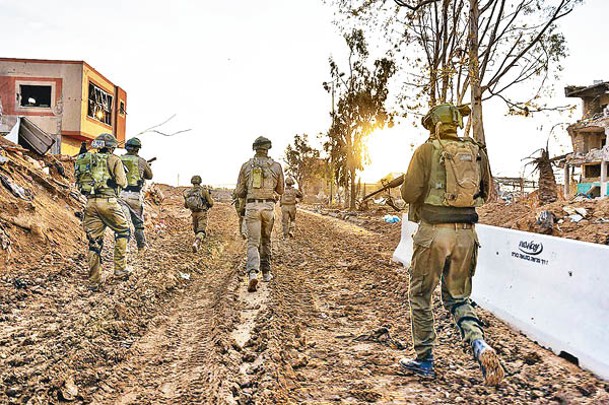 以色列士兵在加薩地帶對付哈馬斯分子。