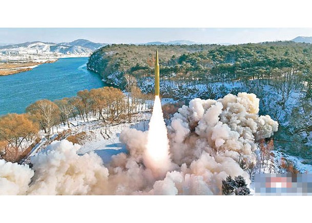 北韓於日前試射中遠程彈道導彈。