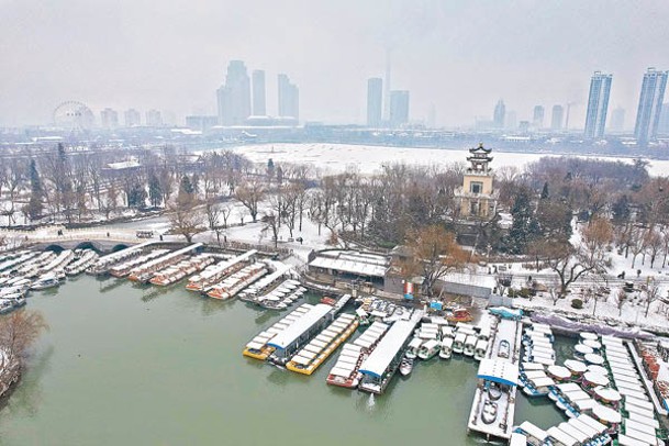 天津迎來今年首場降雪。（中新社圖片）