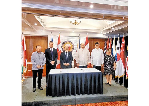 菲律賓與加拿大簽署防務合作諒解備忘錄。