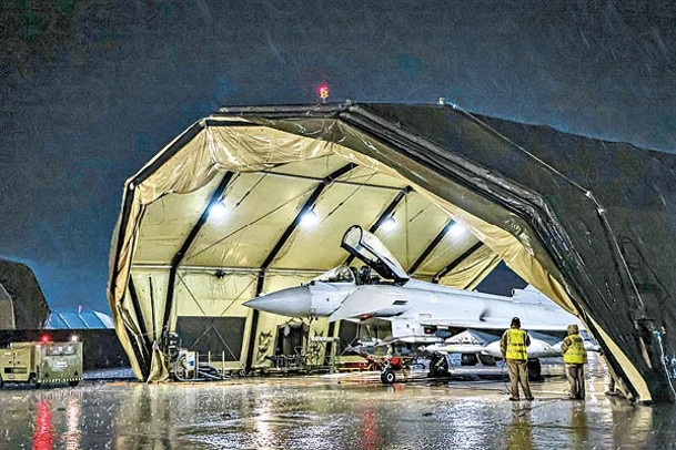 英國從塞浦路斯派遣歐洲颱風戰機前往也門執行空襲任務。