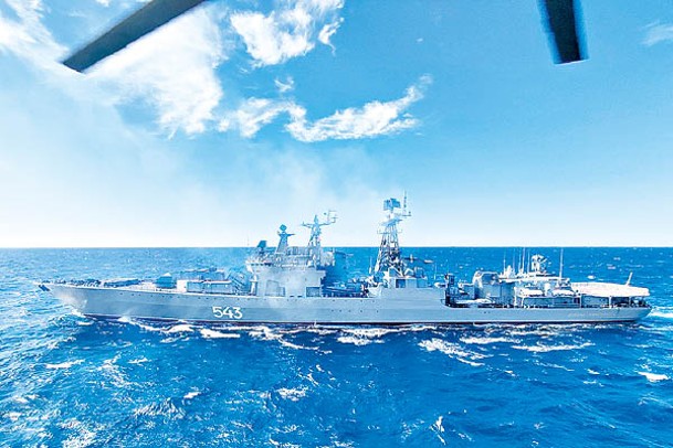 俄羅斯護衞艦薩波什尼科夫元帥號在南海舉行反潛演習。