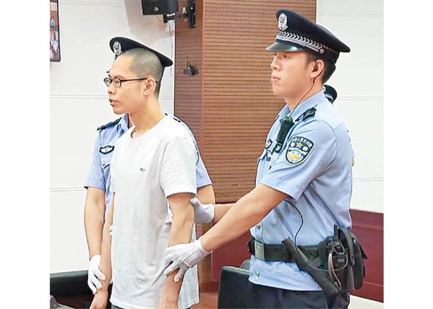 吳謝宇（左）受刑前沒有提出會見親屬申請。