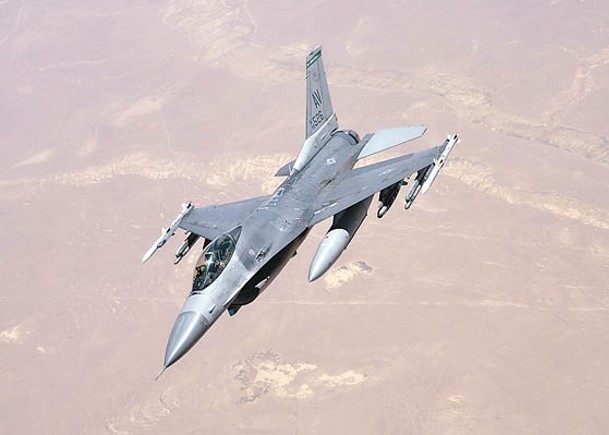 再有駐韓美軍F16戰機墜毀。