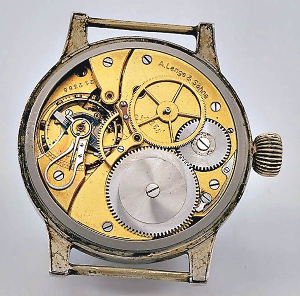手錶專為轟炸機領航員製造。
