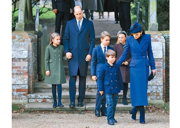 威廉王子（左二）如今承擔更重；圖為他與家人合照。（Getty Images圖片）