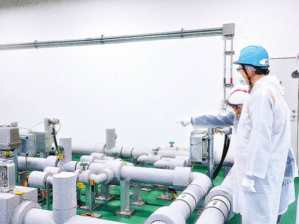 福島第一核電站向大海排放核污水。