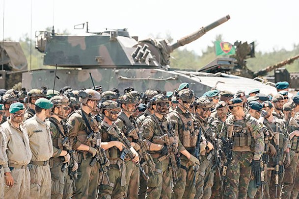 北約實行集體防禦制度，成員國須要定期舉行聯合演習。（Getty Images圖片）