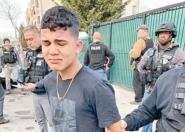 里瓦斯—菲格羅亞被警員拘捕。
