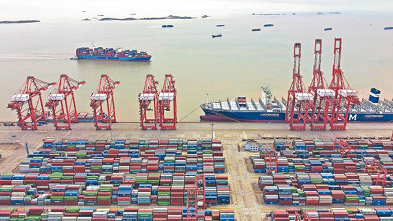 尚達曼稱中國的基本盤實力毋庸置疑；圖為上海洋山深水港。（中新社圖片）