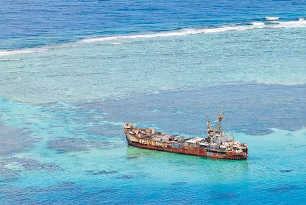 菲律賓未拖走坐灘軍艦馬德雷山號。