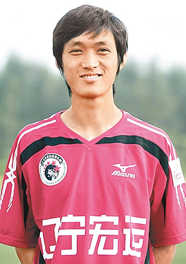 吳高俊曾是職業足球員。