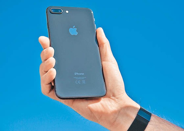 iPhone極受全球智能手機用家歡迎。（Getty Images圖片）