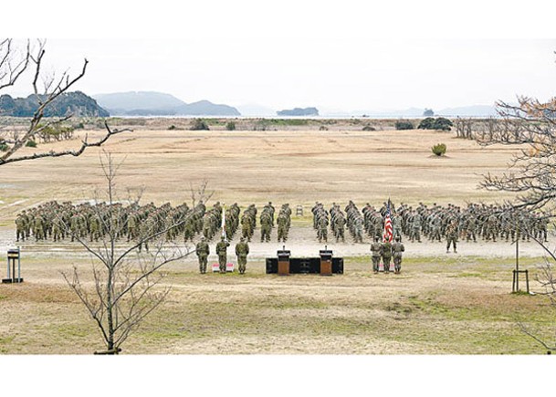 日本陸上自衞隊和美國海軍陸戰隊舉行「鐵拳」奪島訓練。