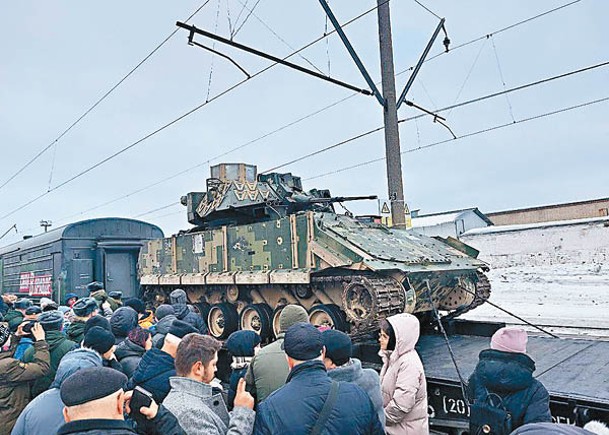 美製M2A2布拉德利步兵戰車被俄羅斯運回莫斯科。