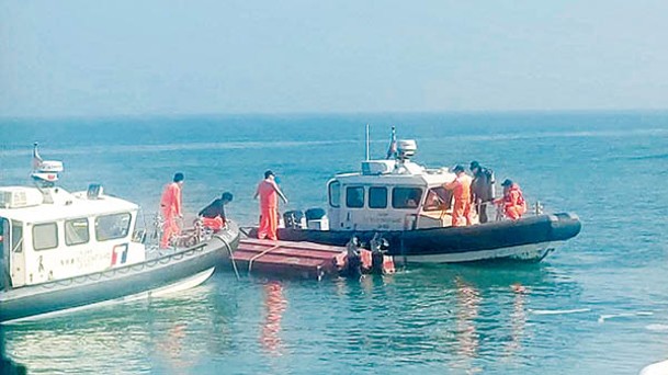 台灣海巡隊在金門驅離涉事中國大陸漁船。